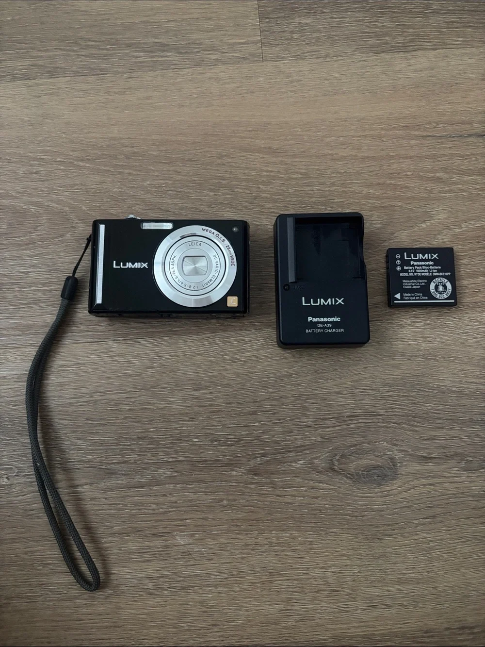 DMC-FX55 Panasonic LUMIX Digital Camera | パナソニック (Black
